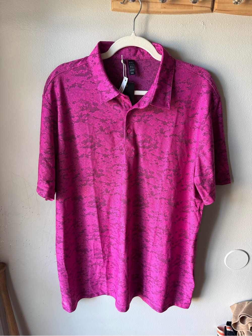 NWT Adidas Mens XL Textured Golf Polo Shirt Lucid Fuchsia Pink Black